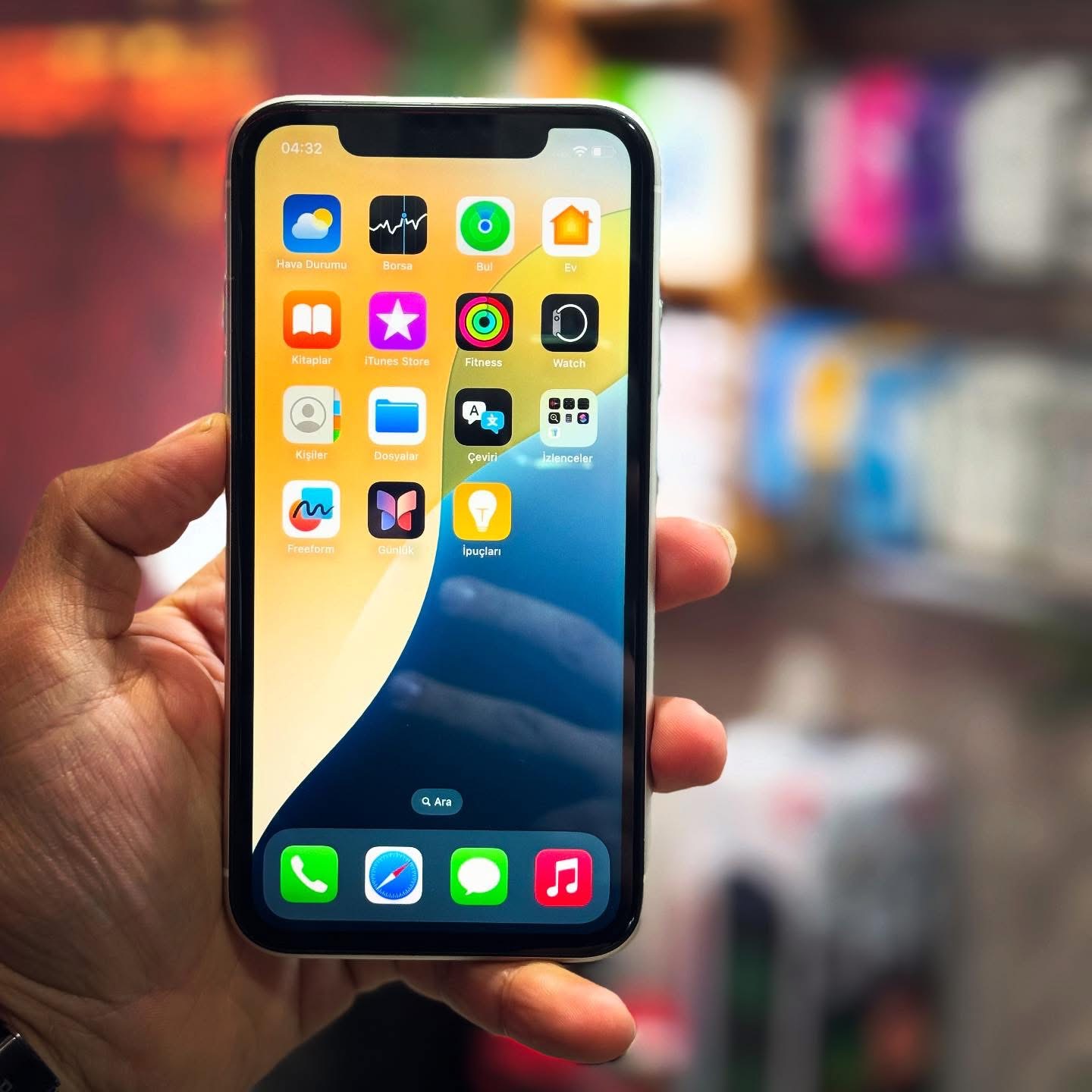 HATASIZ IPHONE 11 64 Gb